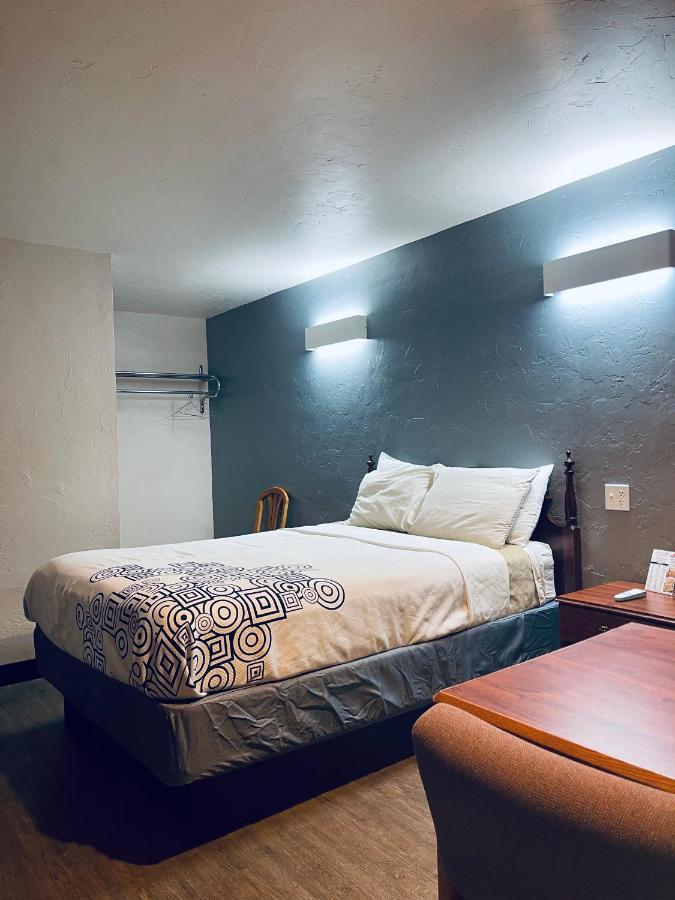 Century 21 Motel Las Cruces Bagian luar foto