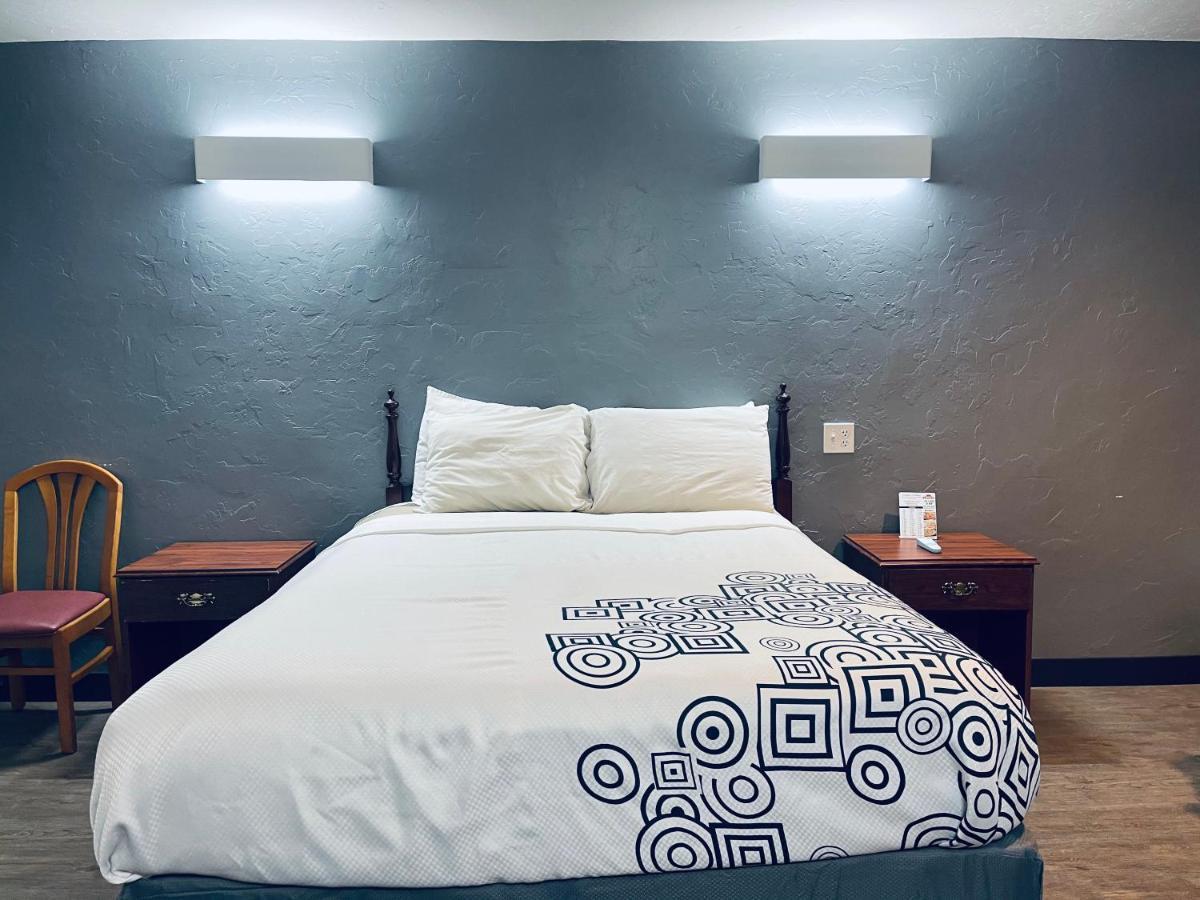 Century 21 Motel Las Cruces Bagian luar foto